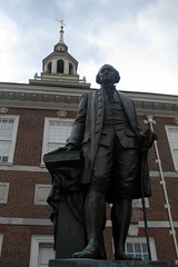 Philadelphia - Old City: Independence Hall - George Washington statue