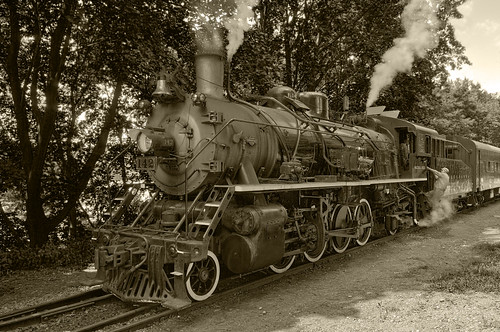 bw sepia blackwhite newjersey nj steam locomotive phillipsburg winetrain trainride warrencounty nyswths riverrailroadexcursions