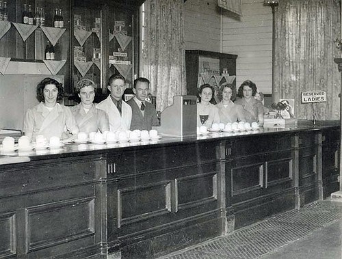 Июля 1951. Refreshment Room.