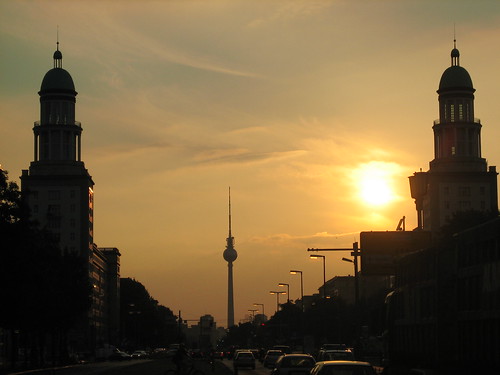 light sunset berlin tower germany deutschland tv east fernsehturm tor friedrichshain tvtower frankfurter ostberlin