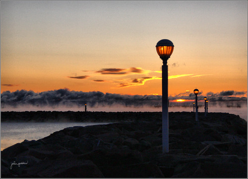 mist ontario sunrise dawn harbour kingston lamps breakwater