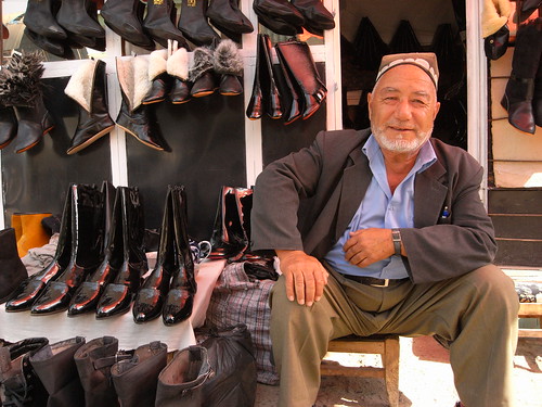 shop shoes market uzbekistan shopkeeper mase namangan uzbekbest uzbekboot