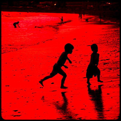 sunset red sea summer people playing black beach boys topf25 water colors monochrome silhouette japan kids strand digital reflections children square geotagged asian fun japanese kid sand nikon colorful asia waves afternoon child seasons tl dusk framed candid kamakura young playa monotone 日本 onecolor nippon d200 nikkor dslr sideview toned kanagawa nihon kanto yuigahama thecolorred 18200mmf3556 utatafeature manganite nikonstunninggallery theperfectphotographer date:year=2006 date:month=september date:day=2 geo:lat=35309224 geo:lon=139541709 format:orientation=square format:ratio=11