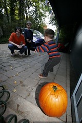 lighting the jack o lantern in our driveway    MG 1754 