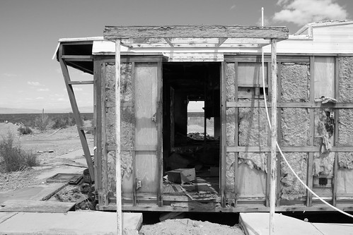 california sea building abandoned beach geotagged decay urbanexploration vacant deserted saltonsea urbex salton saltonseabeach geo:lat=333737995333332 geo:lon=116006115733333