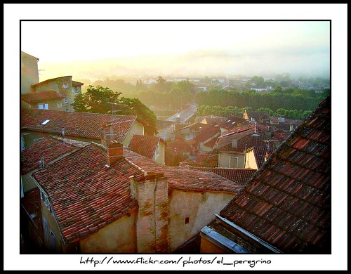 sunset france tramonto tetti roofs francia auch camminodisantiago chemindesaintjacques gr653 viatolosana