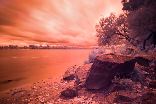 trees ex clouds river ir dc nikon long exposure stones sigma ukraine infrared af 1020mm kiev d300 obolon f456 hsm