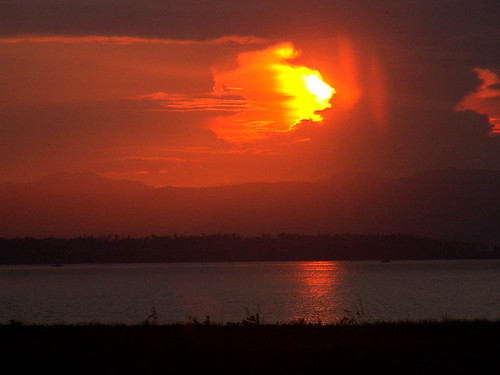 sea cloud sun history sunrise islands gulf philippines worldwarii tac samar secondworldwar leyte leytegulf navalbattle philippineislands taclobancity easternvisayas taclobancityairport