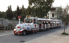 Tourist urban transport vehicle