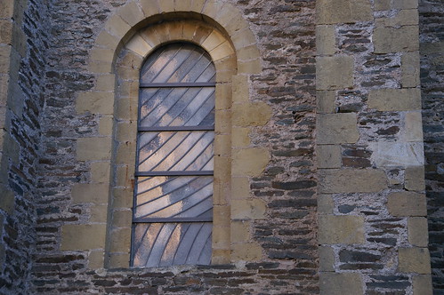 vitrail 12 église conques aveyron saintefoy soulages artroman artarchitectureromansenfrance cheminsdesaintjacques bbatiale views1881 rouergueroman