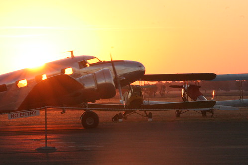 sunset museum vintage vampire aircraft aviation military wwii airshow planes spitfire fav favor raaf airshows strikemaster temora