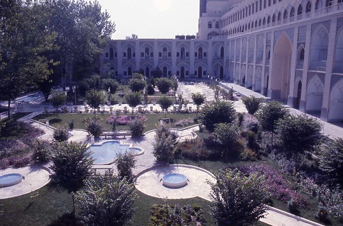 hotel iran courtyard 1977 ispahan shahabbas