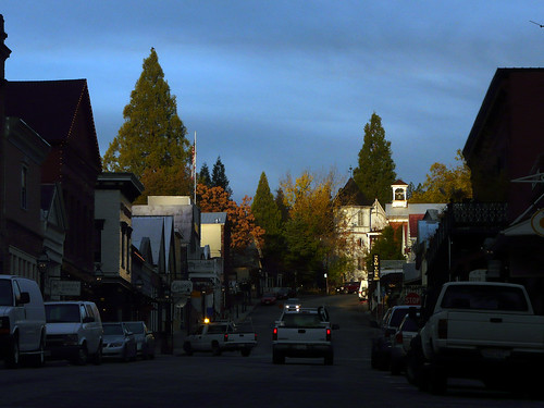 sunrise dawn downtown nevadacity commute norcal historicdistrict miningtown broadst nevadacounty nevadacityca