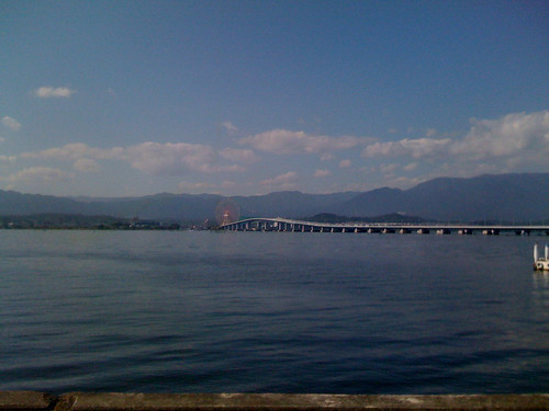 琵琶湖大橋。