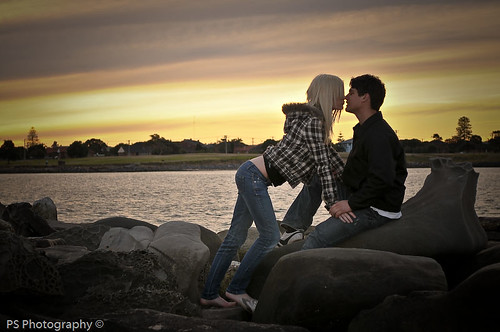 sunset love kiss kissing romance coastal younglovemodels
