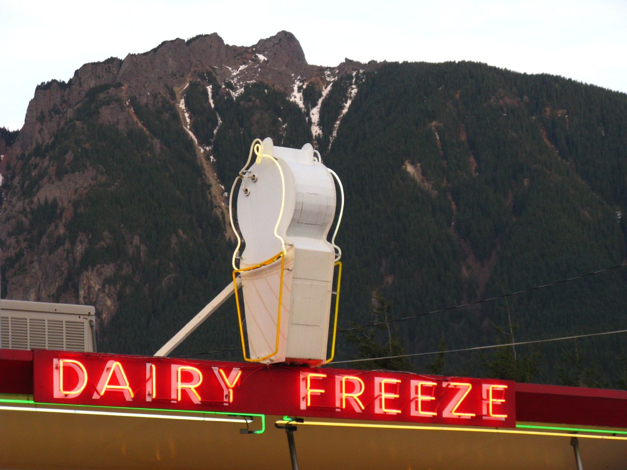 Scott's Dairy Freeze - North Bend, Washington U.S.A. - February 3, 2009