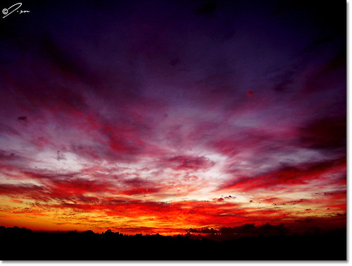 brazil sky mountain window silhouette brasil clouds sunrise landscape geotagged paisagem céu bahia nuvens salvador amanhecer montanha silhueta sacada aplusphoto geo:tool=gmif flickrlovers geo:lat=12943503 geo:lon=38477107