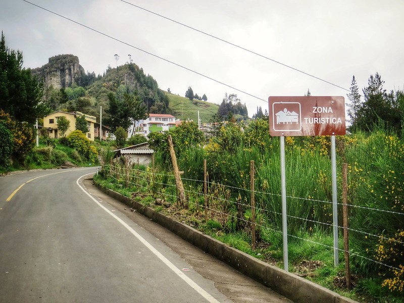A road sign to show you're arriving in Salinas de Guaranda