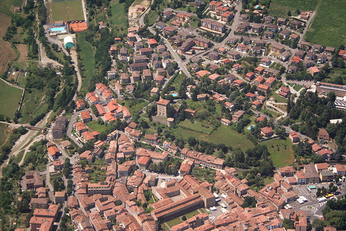 above travel sky italy panorama green castle nature airplane landscape flying high view earth top aviation aerial fromabove historic agriculture fortification fortress lombardia piacenza cessna malaspina skyview lombardy birdeye aeronautic oltrepò bobbio splendidoltrepò