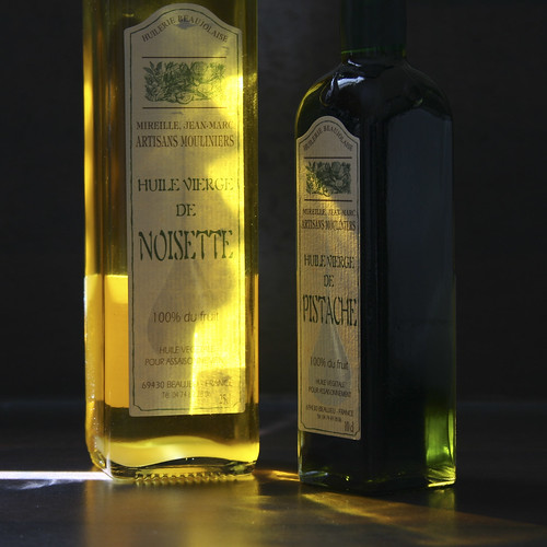 eos lumière huile grosplan détail bouteilles pistache noisette 400d cyrilbklfav cyrilbkl