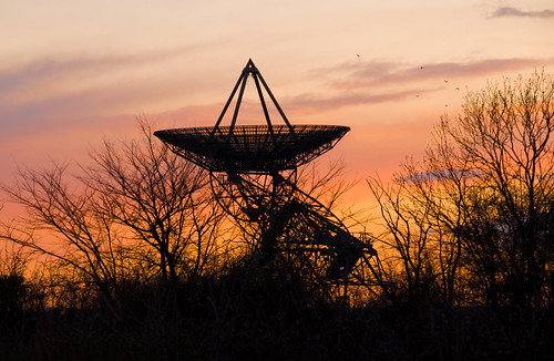 cambridge sunset orange radio dish telescope astronomy mrao mullardradioastronomyobservatory onemiletelescope