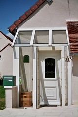 front door - Photo of Nérondes