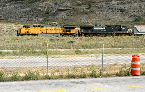 railroad train lago utah highway unionpacific whereut guessed i80 locomotives lakepoint interstate80 ut2004 utahmanwon h500h
