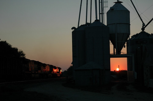 sunset up illinois unionpacific silhoutte agnew freighttrain dumbluck emd coaltrain sd9043mac up8053