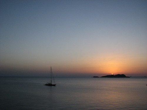 sunset sol azul mar mediterraneo barco céu ibiza crepúsculos poente goga gogliardo calatarida