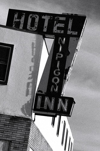 ontario canada hotel inn nikon nipigon maclellan roymaclellan