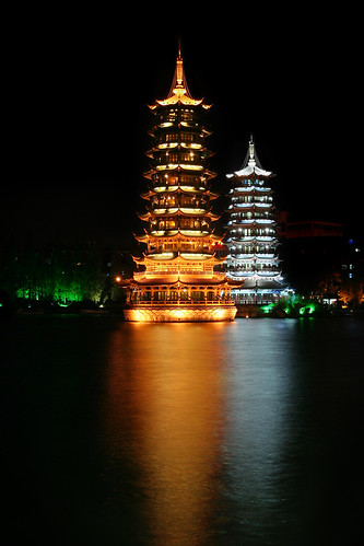 china lake reflection water night lights liriver pagoda guilin canon350d pagodas guangxi sigma1770 rimingshuangta firlake rongandshanlakes