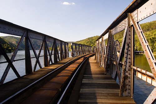 railroad sunset shadows railway railroadbridge soe railwaybridge settingsun railbridge stechonice