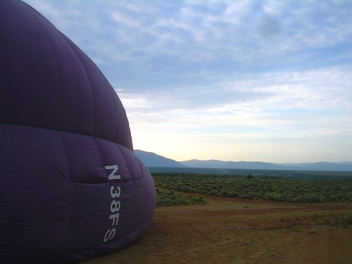 newmexico sunrise hotairballoon taos hotairballooning riograndegorge hotoonballair puebloballoon hotoonballairing