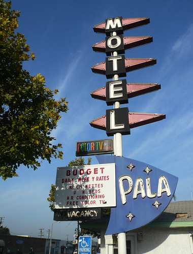 sign neon budget dive motel diamond plastic googie vacancy rca pala colortv