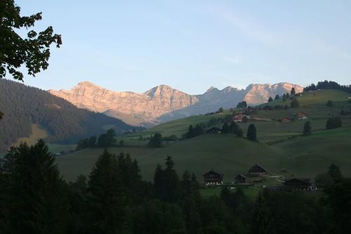 mountains geotagged schweiz switzerland suisse swiss marmot rougemont vaud gstaad saanen geo:lat=46487283 geo:lon=7213211