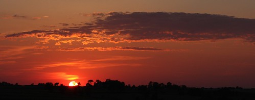 lighting sunset sky silhouette clouds scenery perspective scenic vistas viewpoint sunmoonsky horizontalhorizons