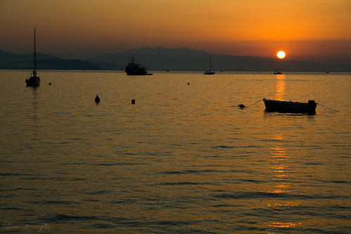 sea sun nature sunrise landscape dawn boat seaside twilight bravo harbour gaeta perfectsunsetssunrisesandskys lucaferroglio