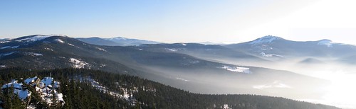 winter panorama snow mountains sunshine clouds forest geotagged deutschland view mountainrange šumava bayerischerwald groserosser geo:lat=4920332 geo:lon=13109736 velkýostrý kleinerosser malýostrý