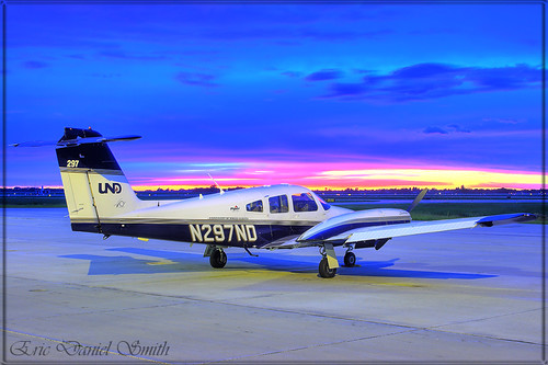 sunset 20d tarmac clouds canon airplane und airport ramp aircraft grand seminole piper forks hdr gfk 5exp pa44180 n297nd