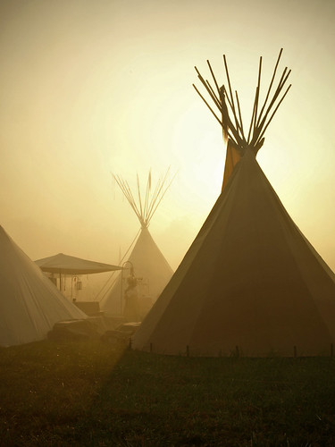 morning fog sunrise nativeamerican teepee rendezvous americanindian livinghistory historicalreenactment rendezvouz primitivecamping