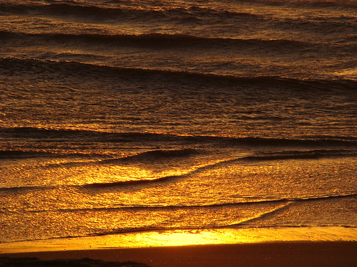 ocean sunset portugal water geotagged gold searchthebest pôrdosol takara aveiro espinho postaisilustradosdeportugal pi3 ilustrarportugal ilustrarportugalsérieouro sérieouro ubichan águasdivinas postaisilustradosthebest geo:lat=41006589 geo:lon=8646412