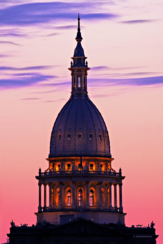 sunset building evening dusk michigan capital lansing historic government rotunda stacyniedzwiecki stacycossolini