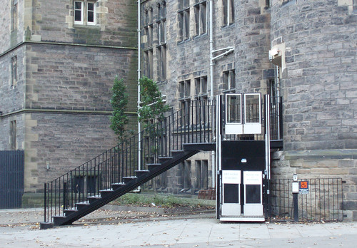 Building with accessible lift