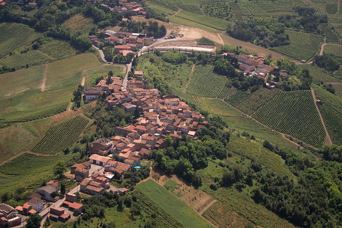 above travel sky italy panorama green nature airplane landscape town flying high village view earth top aviation hill aerial fromabove agriculture lombardia cessna skyview lombardy pavia birdeye aeronautic pavese voghera oltrepò oltrepòpavese splendidoltrepò costamontefedele