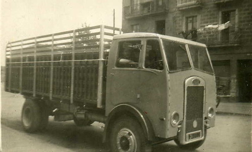 camió Maudslay de TRANSPORTS HOMS a Barcelona