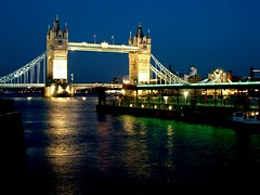 Tower Bridge 's avonds