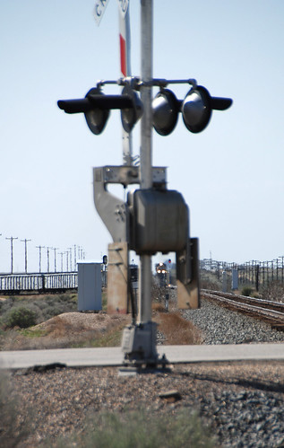 railroad train track idaho signals heat unionpacific freight crossarms elmorecounty gradecrossing ut2008may simcoroad