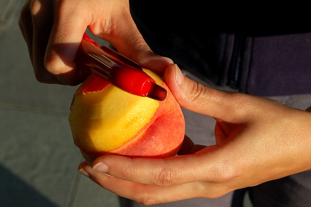 Peeling a peach for crisp