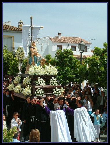 santa statue easter spain andalucia procession semana holyweek cortesdelafrontera ruthflickr
