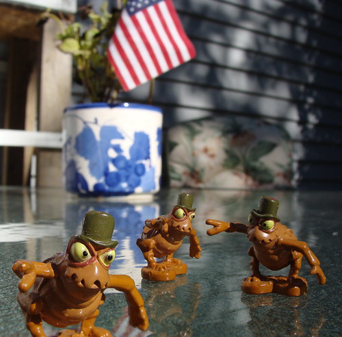macro america bug movie insect toy character flag americanflag disney pot pixar 100views flea clone cloned 50views abugslife ptflea